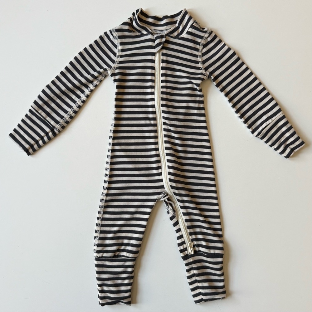 Hanna Andersson Newborn Unisex 2-Way Zip Sleepers in HannaSoft - Bundle of 3 - Picture 2 of 16
